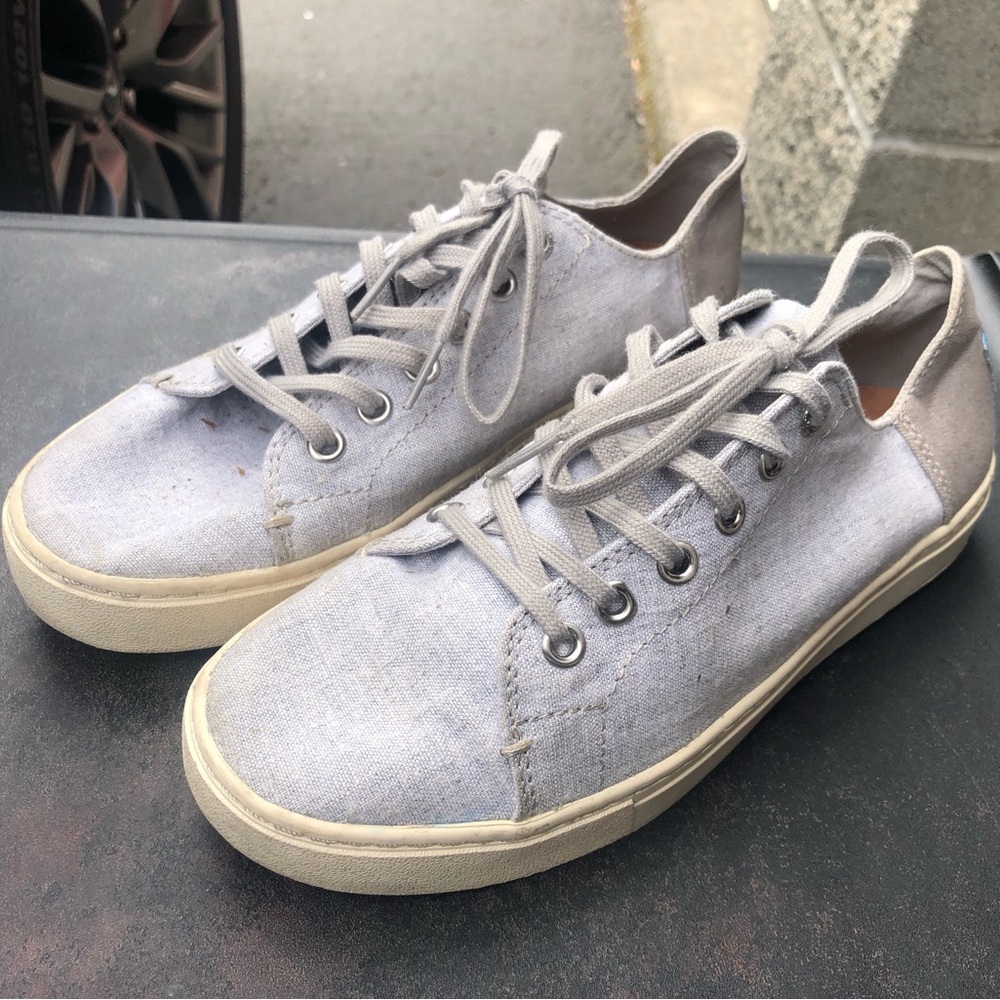 TOMS WOMEN'S TWO TONE GRAY LENOX DENIM CHAMBRAY SNEAKERS SIZE W7